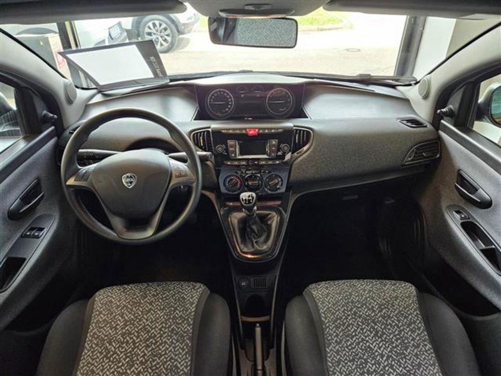 Lancia Ypsilon usata a Reggio Emilia (5)