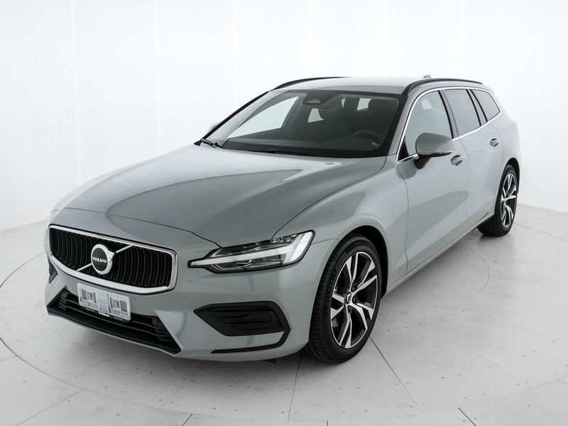 Volvo V60 B3 automatico Core  nuova a Milano