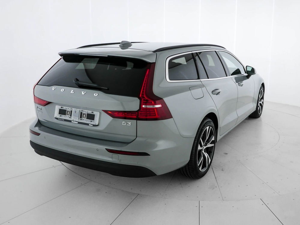 Volvo V60 nuova a Milano (4)