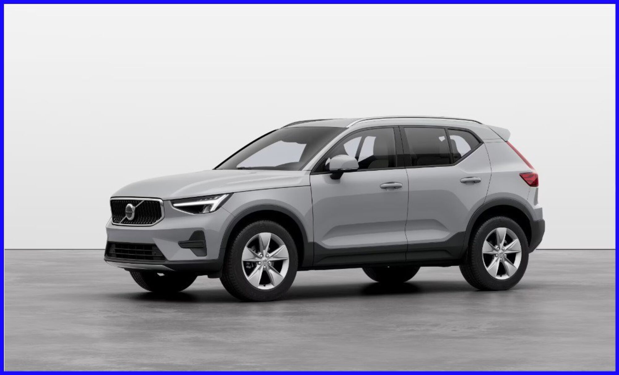 Volvo XC40 B3 automatico Core  nuova a Milano