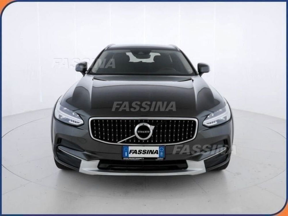 Volvo V90 Cross Country usata a Milano (2)