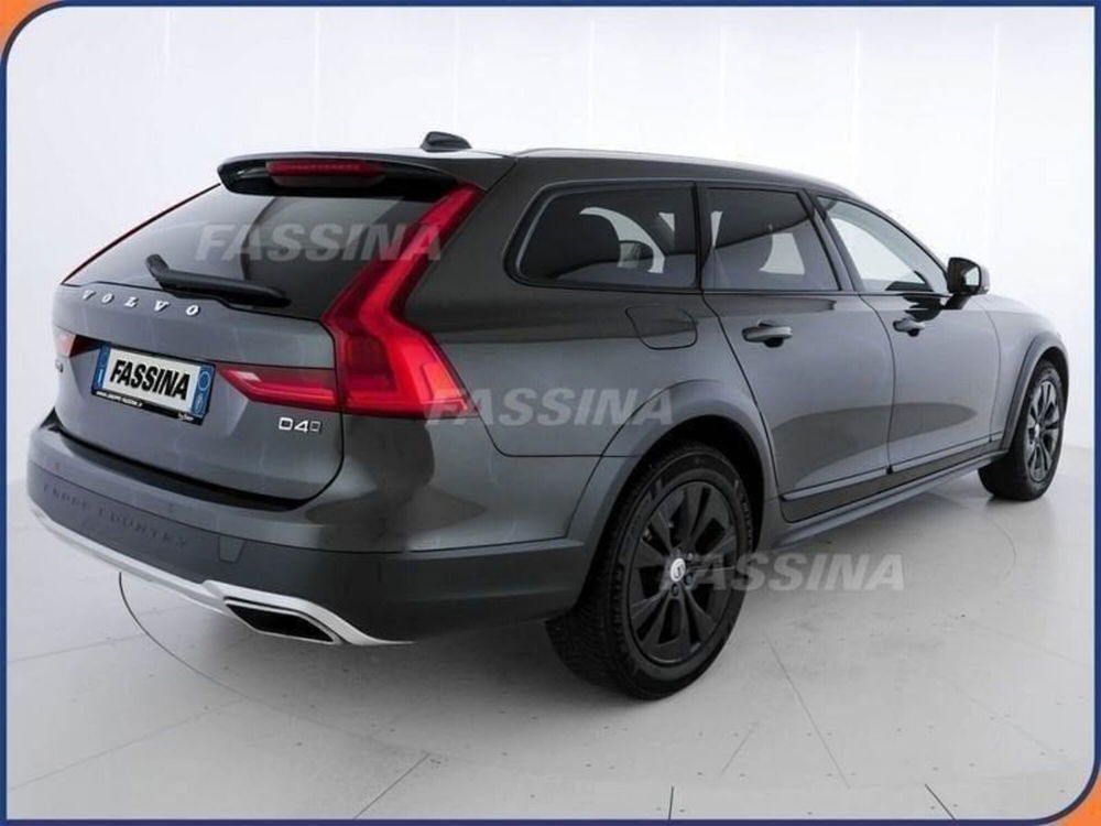 Volvo V90 Cross Country usata a Milano (5)