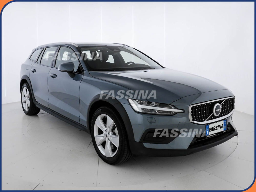 Volvo V60 Cross Country usata a Milano (2)