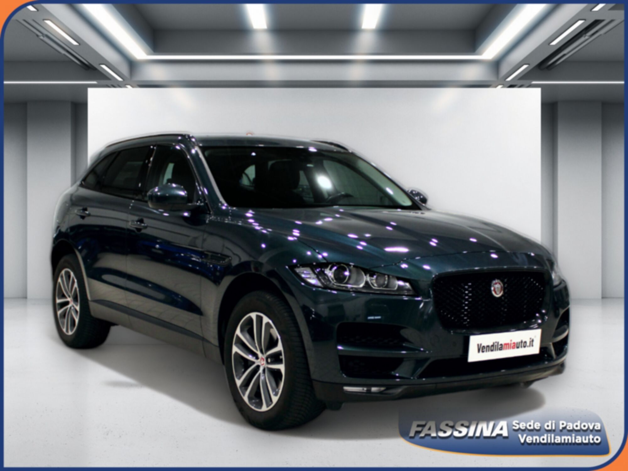 Jaguar F-Pace 3.0 D V6 300 CV AWD aut. Portfolio  del 2016 usata a Milano