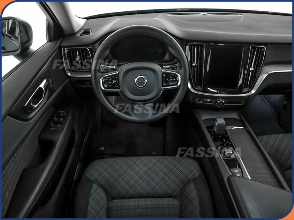 Volvo V60 Cross Country usata a Milano (10)