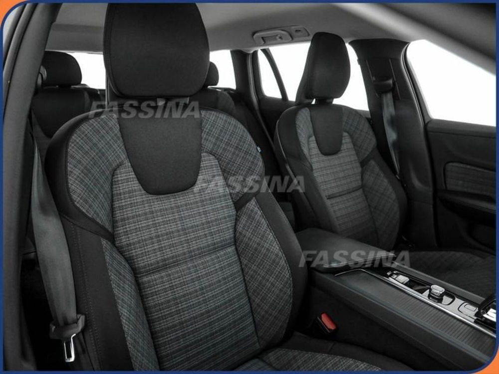 Volvo V60 Cross Country usata a Milano (13)