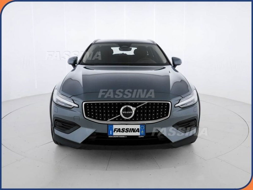 Volvo V60 Cross Country usata a Milano (2)