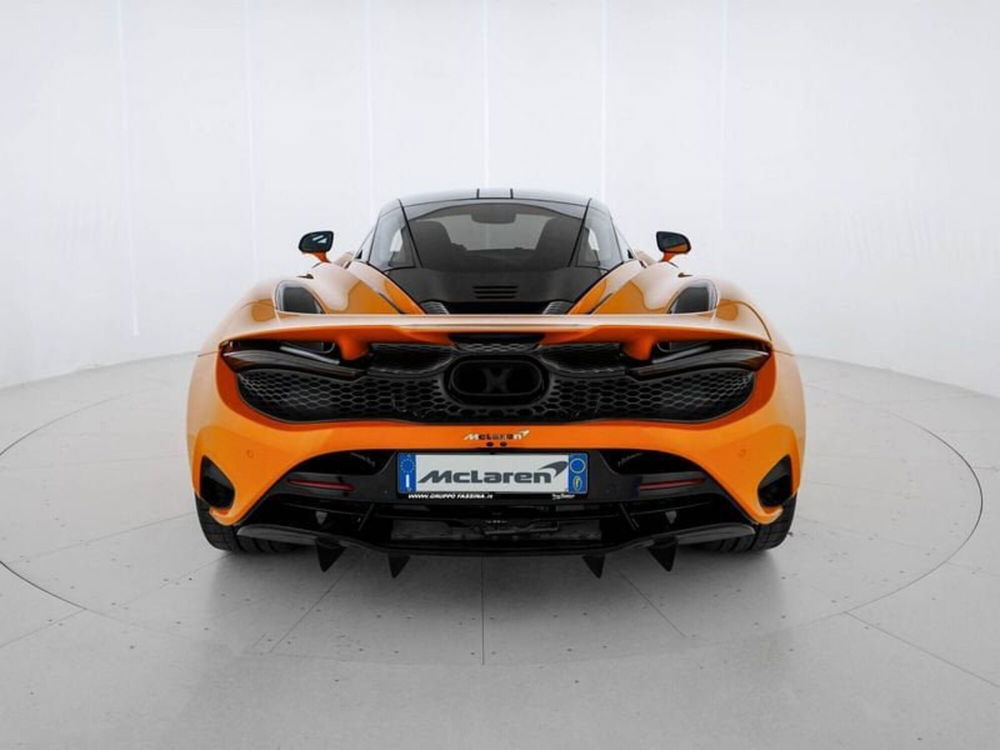 McLaren 750S Coupé nuova a Milano (5)