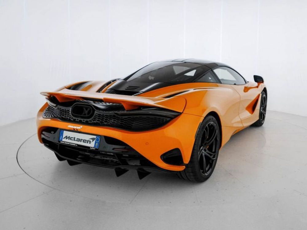 McLaren 750S Coupé nuova a Milano (6)