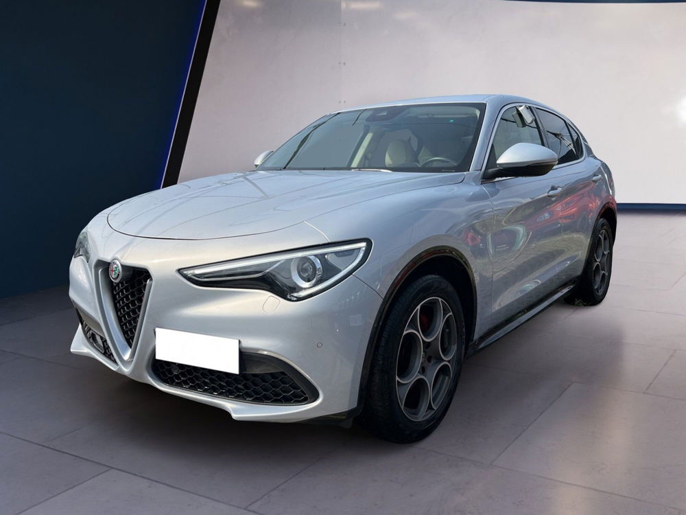 Alfa Romeo Stelvio usata a Torino (3)