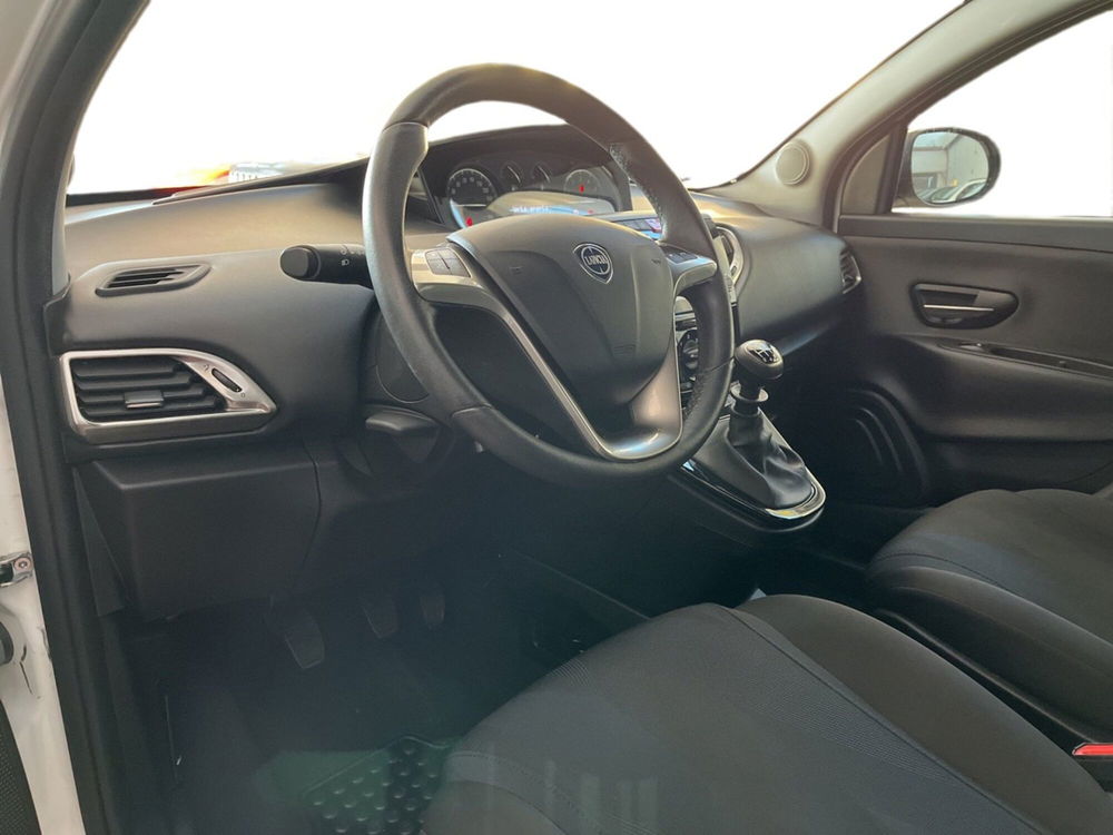 Lancia Ypsilon usata a Torino (14)