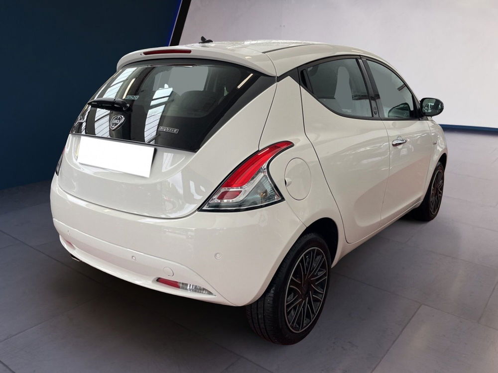 Lancia Ypsilon usata a Torino (6)