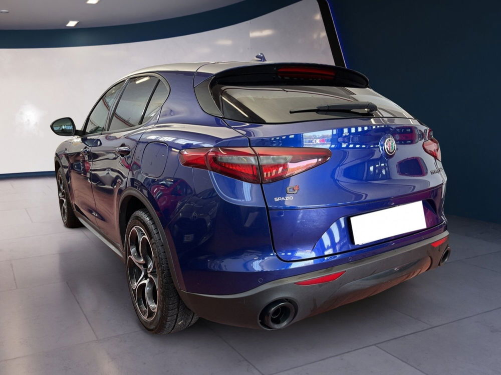 Alfa Romeo Stelvio usata a Torino (4)