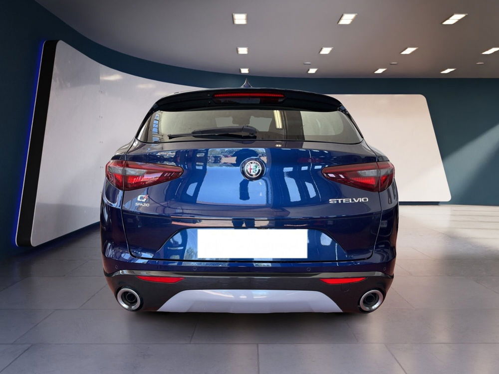 Alfa Romeo Stelvio usata a Torino (5)