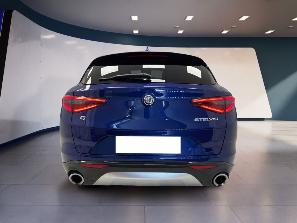 Alfa Romeo Stelvio usata a Torino (5)