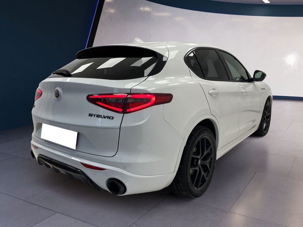 Alfa Romeo Stelvio usata a Torino (6)