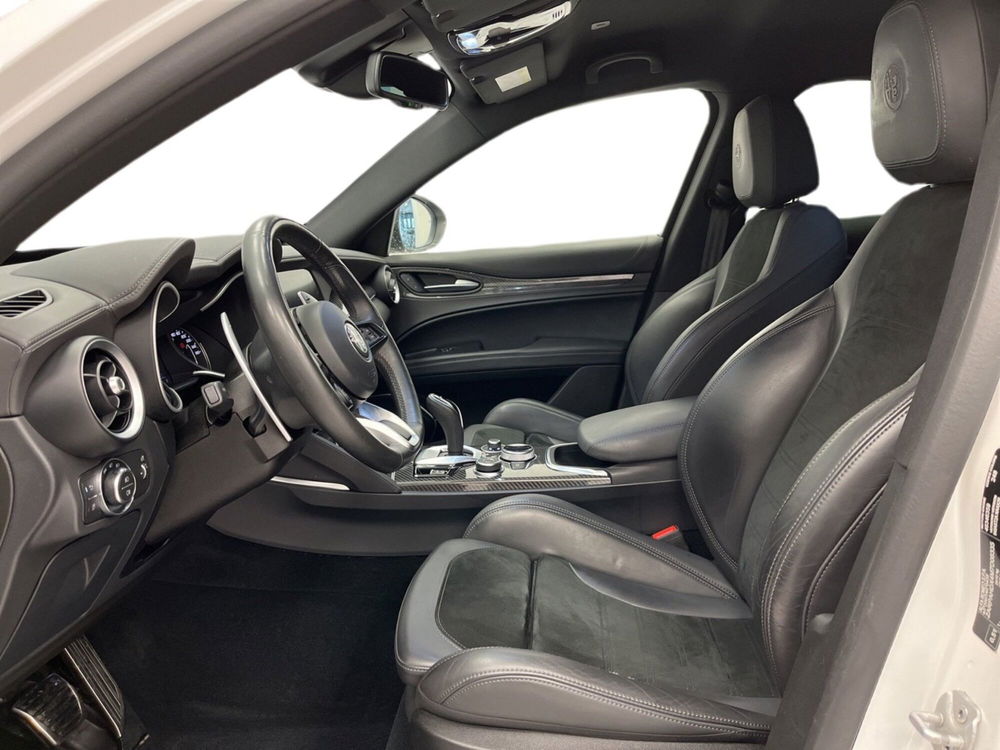 Alfa Romeo Stelvio usata a Torino (9)