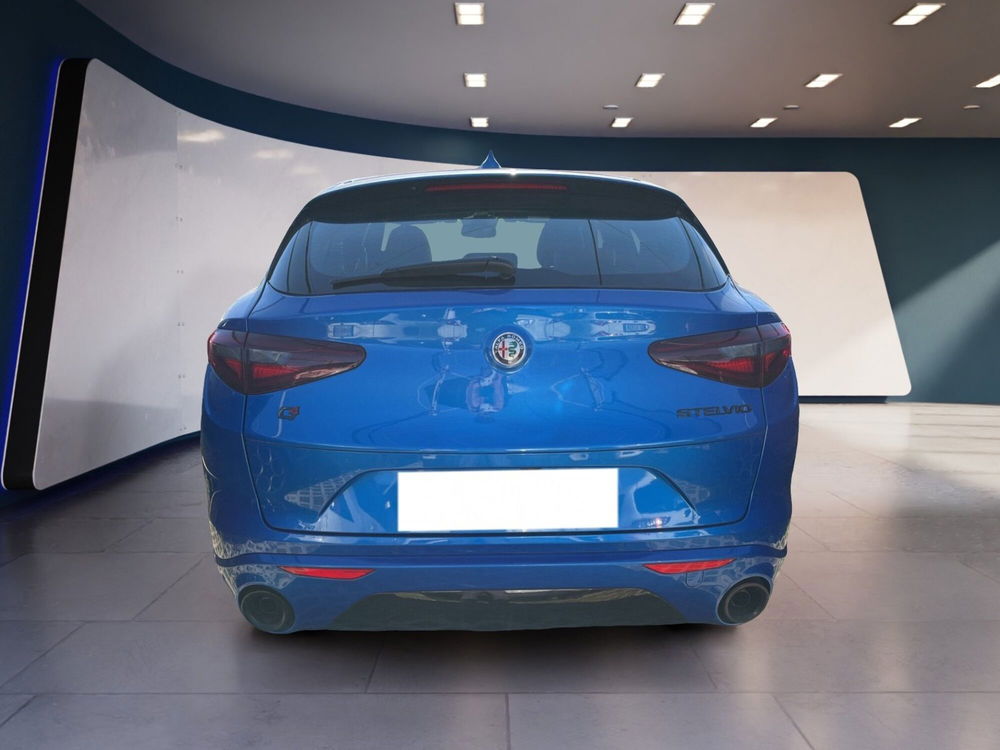 Alfa Romeo Stelvio usata a Torino (5)