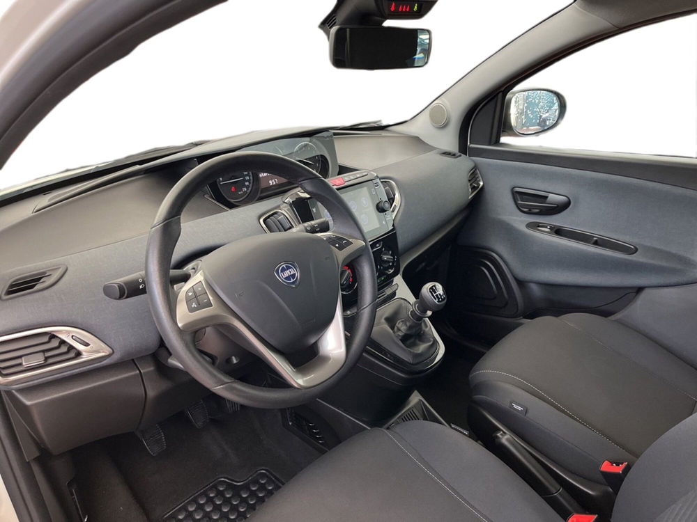 Lancia Ypsilon usata a Torino (12)