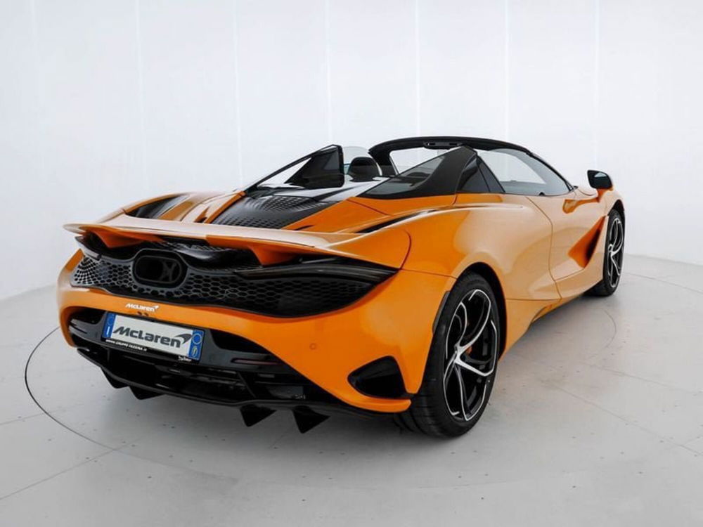 McLaren 750S Cabrio nuova a Milano (8)