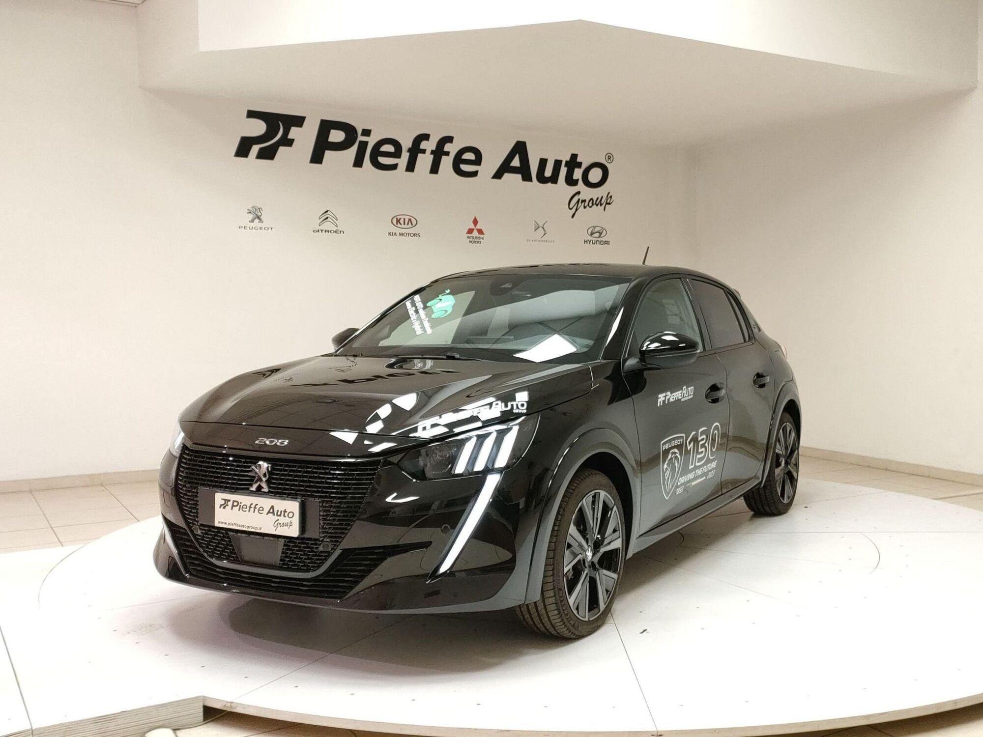 Peugeot 208 motore elettrico 136 CV 5 porte GT  nuova a Grottammare