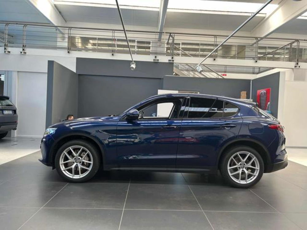 Alfa Romeo Stelvio usata a Vercelli (4)