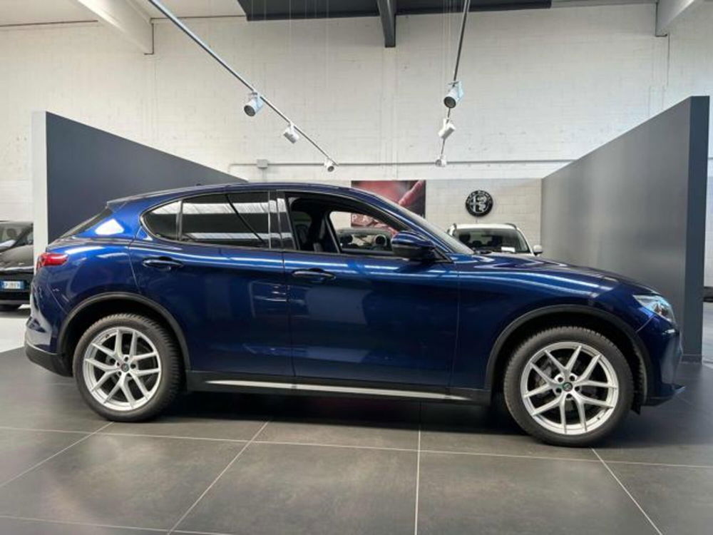 Alfa Romeo Stelvio usata a Vercelli (5)