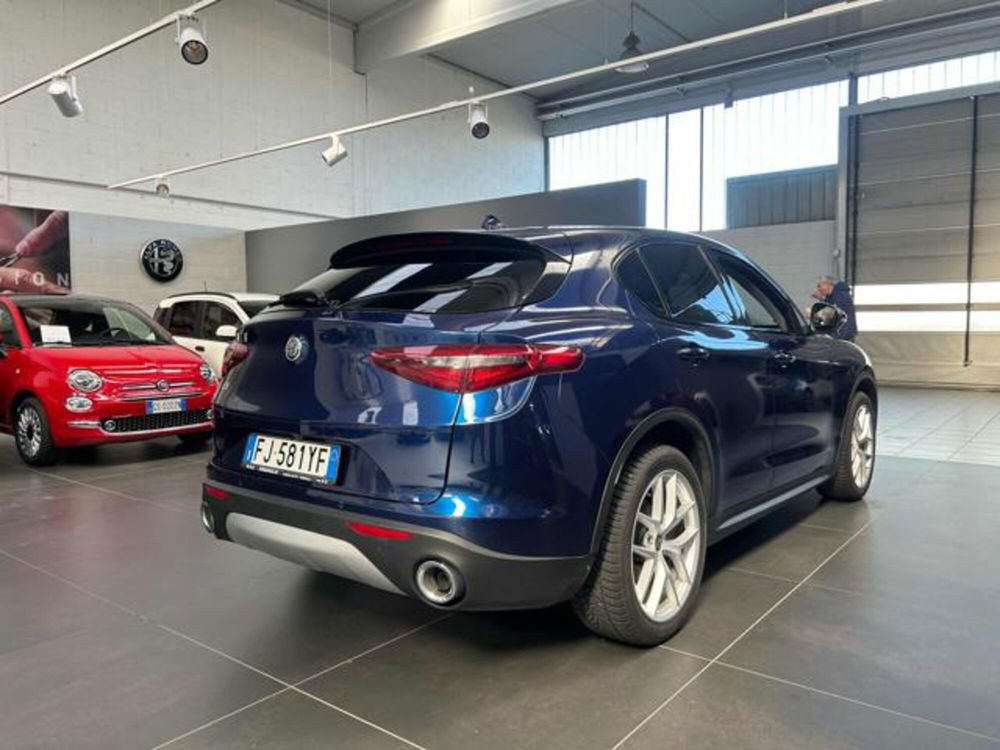 Alfa Romeo Stelvio usata a Vercelli (8)