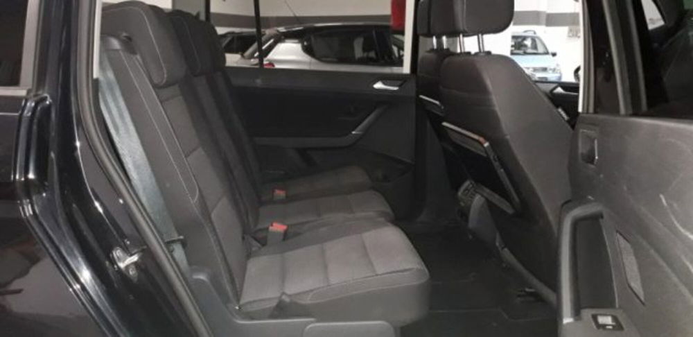 Volkswagen Touran usata a Torino (18)