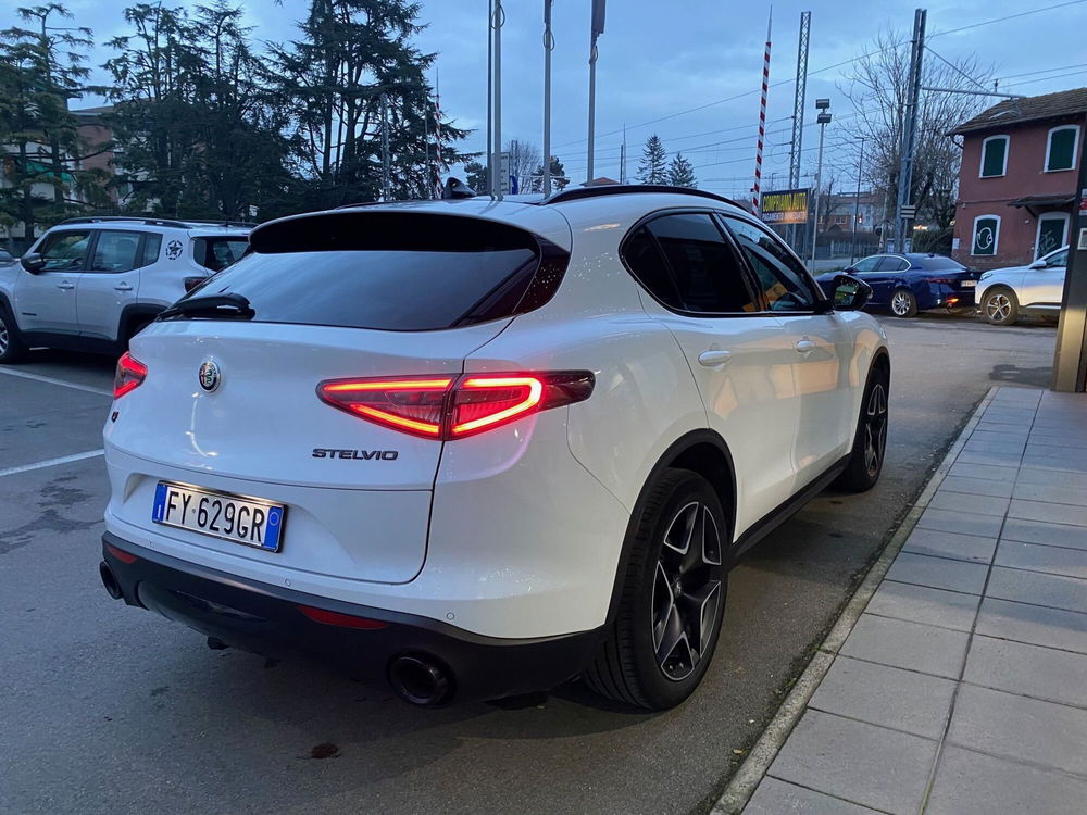 Alfa Romeo Stelvio usata a Reggio Emilia (6)