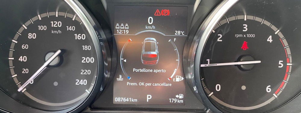 Land Rover Discovery Sport usata a Pisa (9)