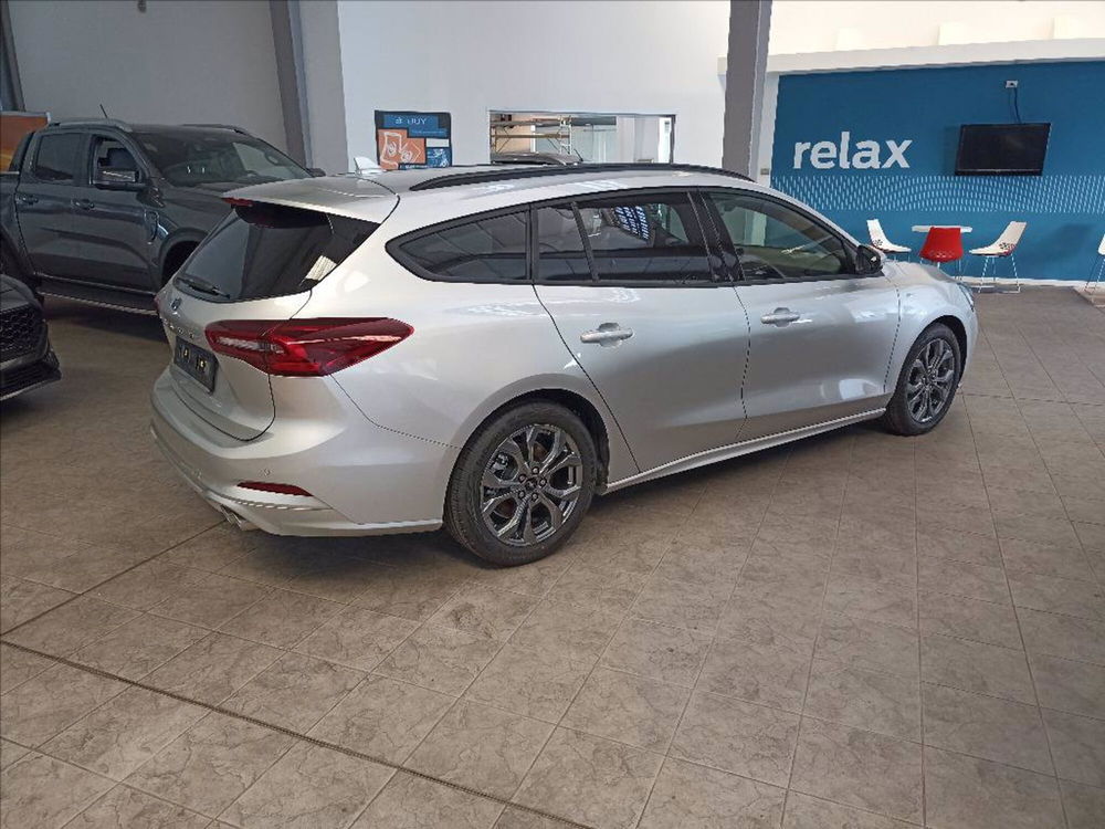 Ford Focus Station Wagon nuova a Milano (6)