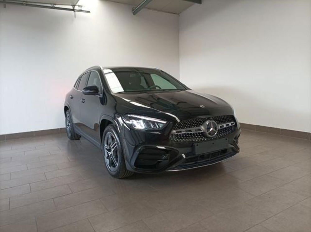 Mercedes-Benz GLA SUV nuova a Milano