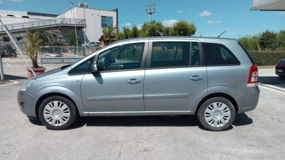 Opel Zafira usata a Macerata (9)