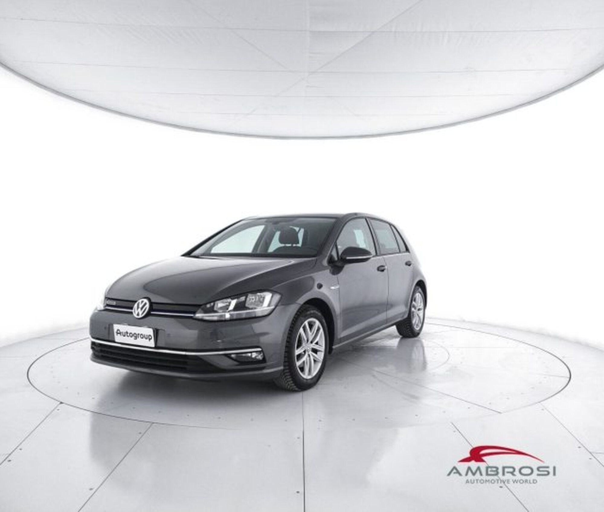 Volkswagen Golf 1.5 TGI DSG 5p. Highline BlueMotion Technology del 2020 usata a Corciano