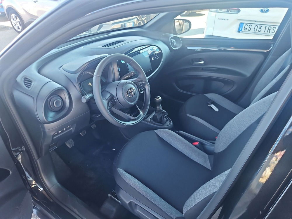 Toyota Aygo X nuova a Cremona (6)