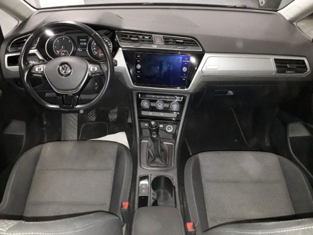 Volkswagen Touran usata a Torino (11)