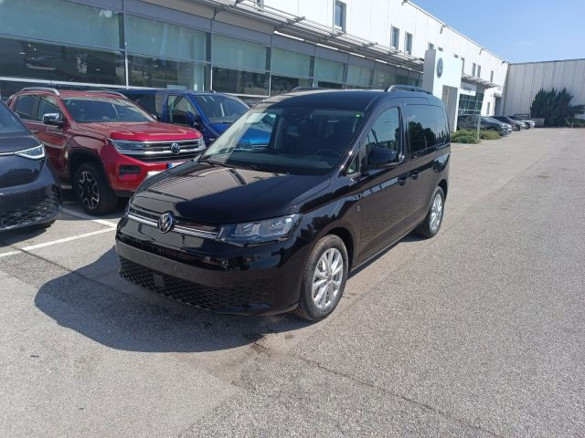 Volkswagen Caddy 1.5 TSI 114 CV Life nuova a Arzignano