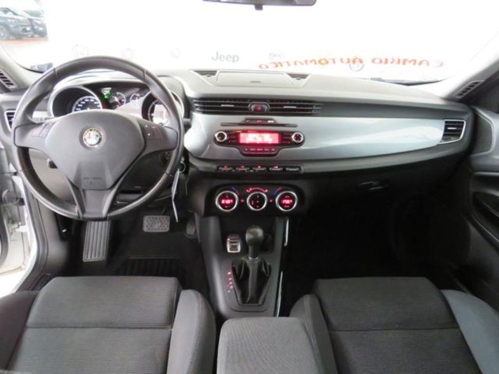 Alfa Romeo Giulietta usata a Lodi (9)