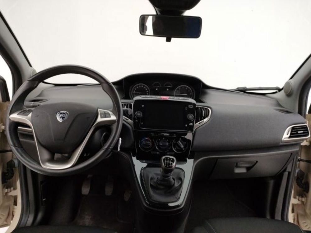 Lancia Ypsilon usata a Torino (13)