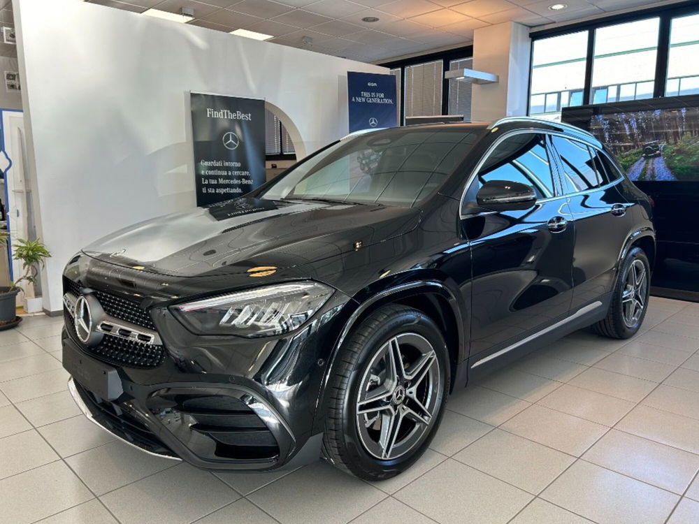 Mercedes-Benz GLA SUV nuova a Siena (3)