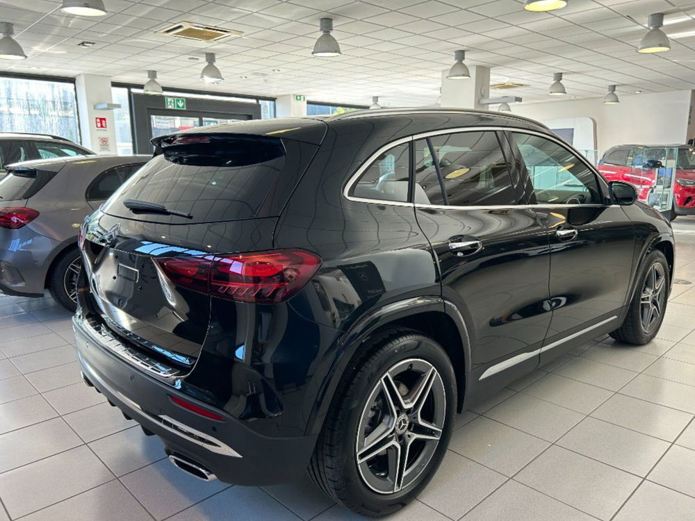 Mercedes-Benz GLA SUV nuova a Siena (7)