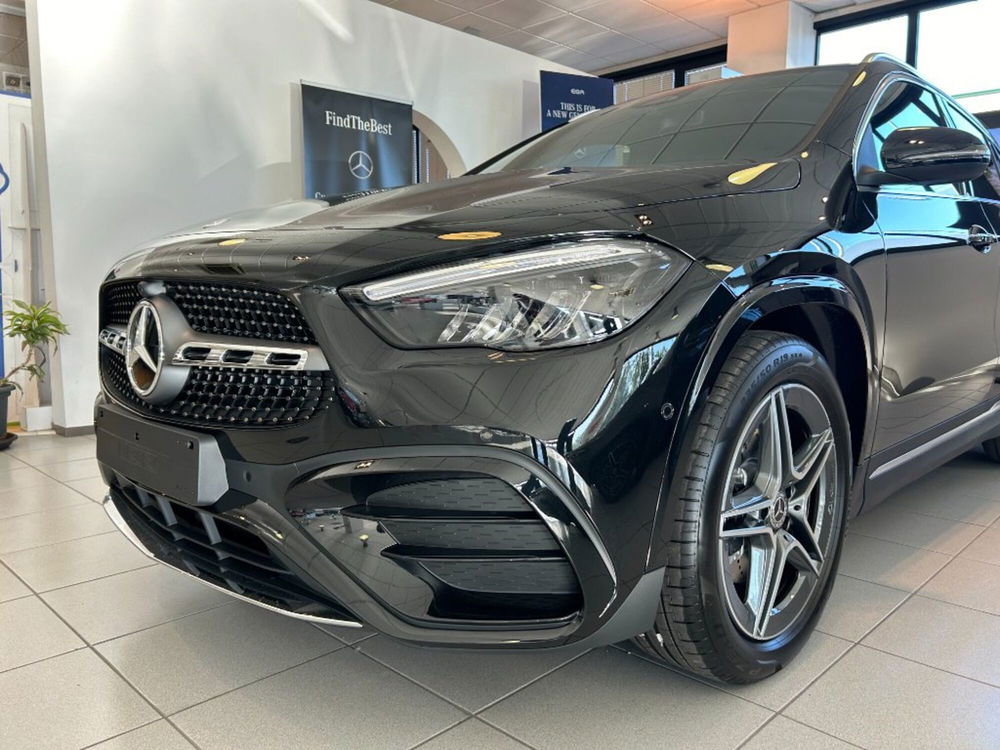 Mercedes-Benz GLA SUV nuova a Siena (9)