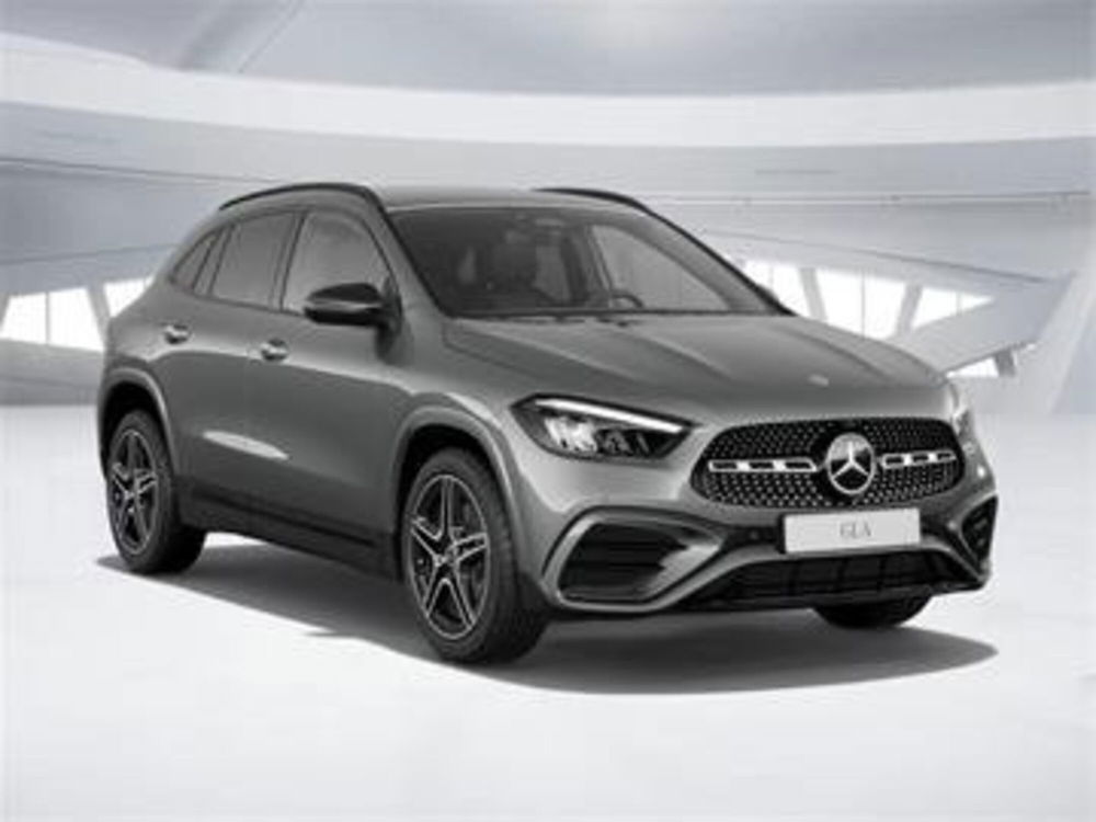 Mercedes-Benz GLA SUV nuova a Grosseto