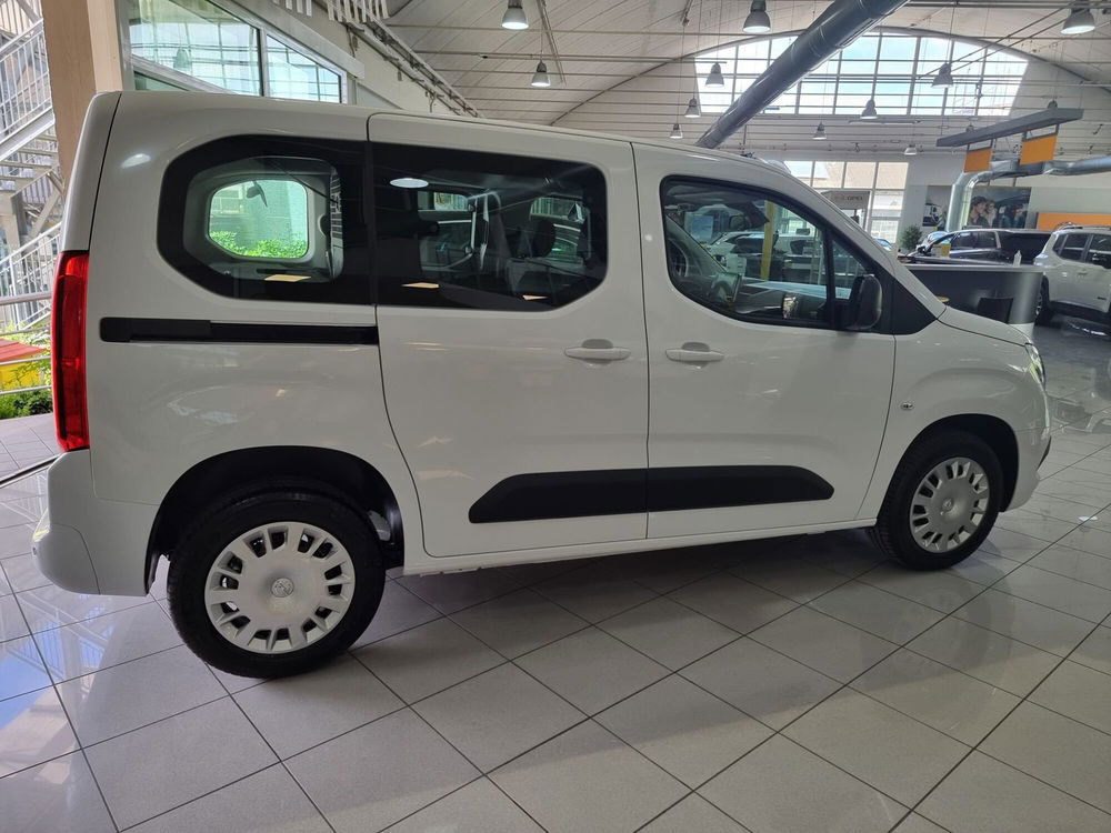 Opel Combo Life nuova a Prato (3)