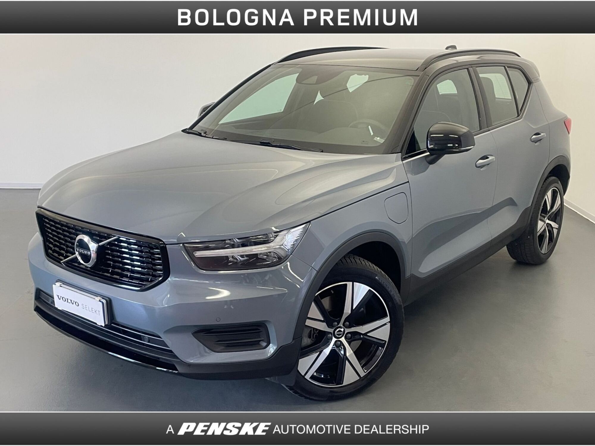 Volvo XC40 T5 Recharge Plug-in Hybrid R-design  del 2021 usata a Casalecchio di Reno