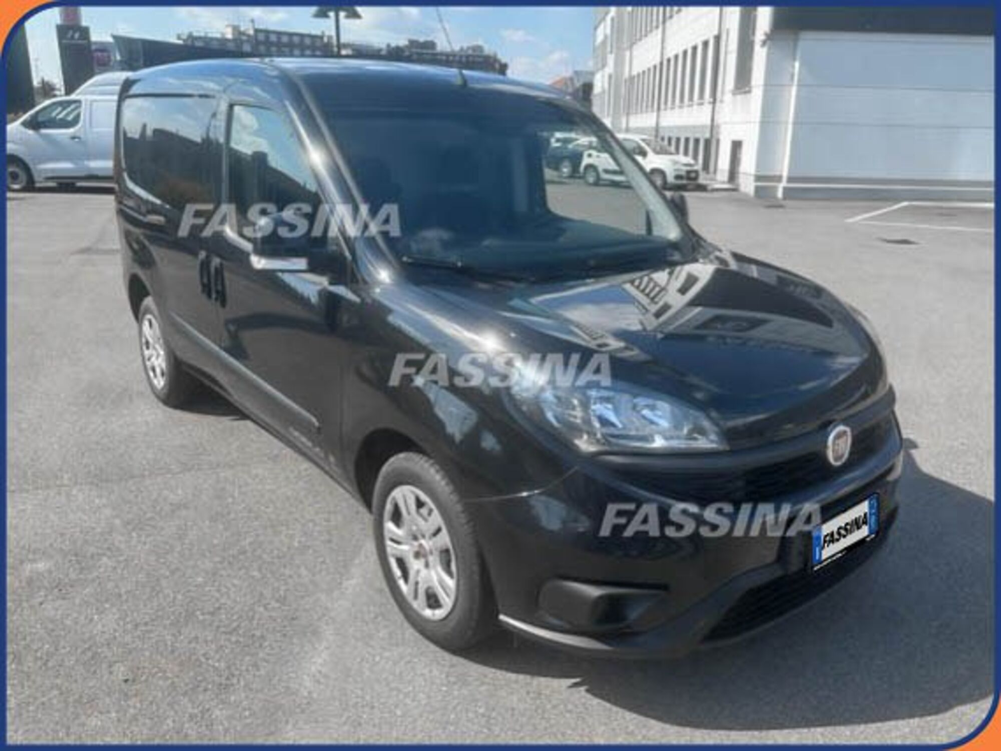 Fiat Dobl&ograve; Furgone 1.6 MJT 105CV PC-TN Cargo Lamierato SX E5+  del 2019 usata a Milano