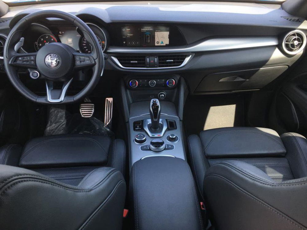 Alfa Romeo Stelvio usata a Cuneo (8)