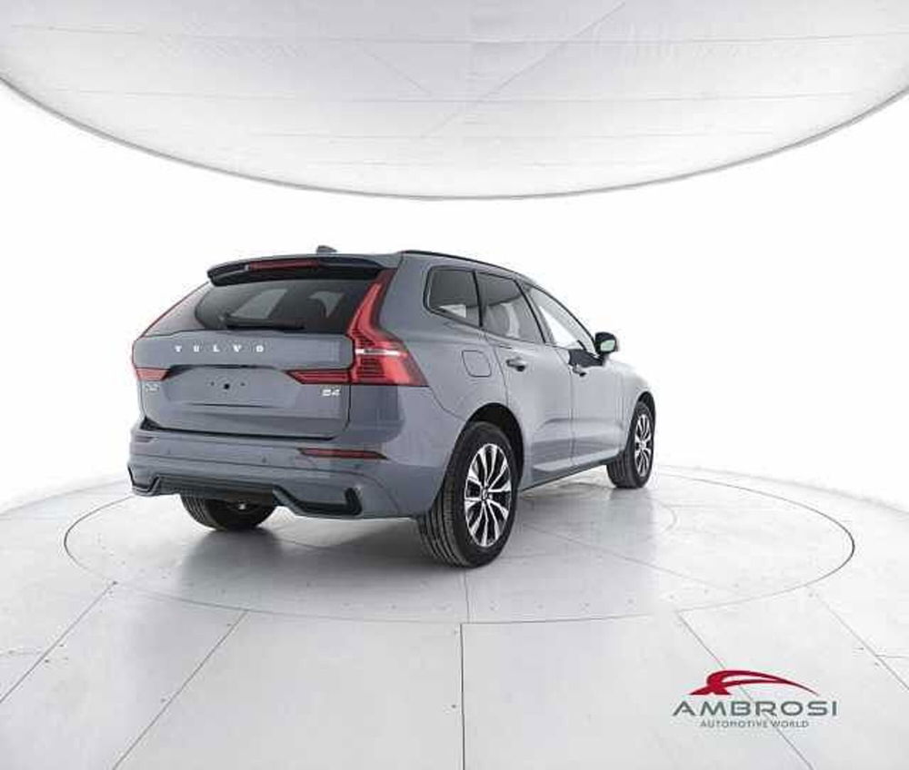 Volvo XC60 nuova a Viterbo (3)