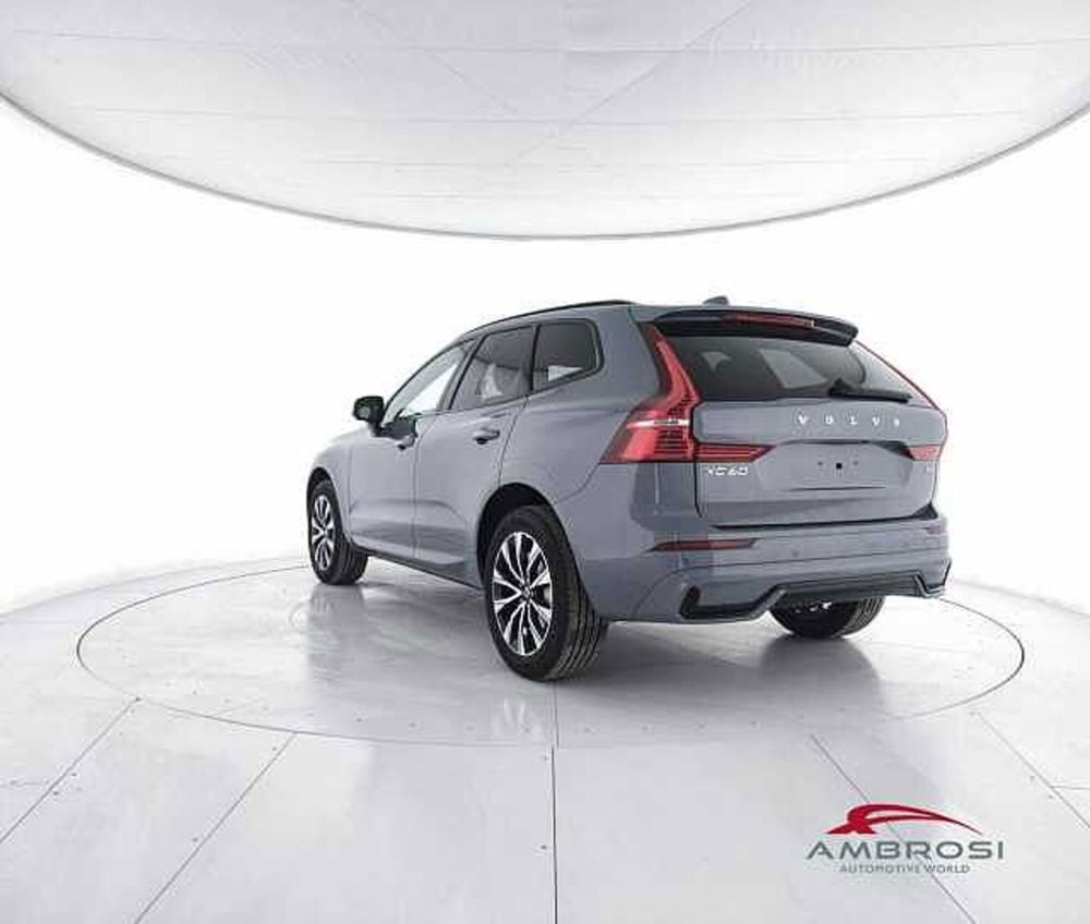 Volvo XC60 nuova a Viterbo (4)